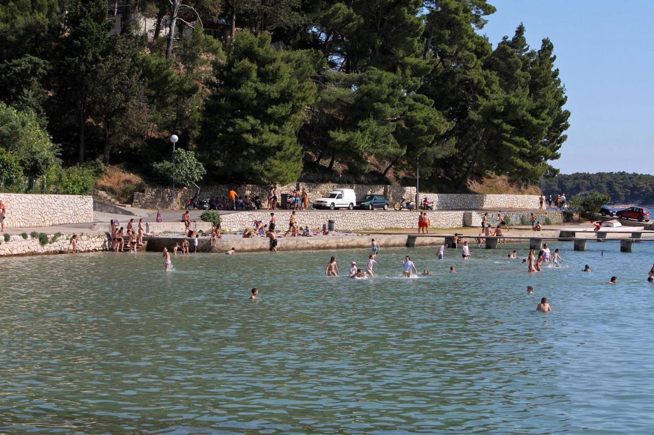 Apartments With A Swimming Pool Banjol, Rab - 11382 Buitenkant foto