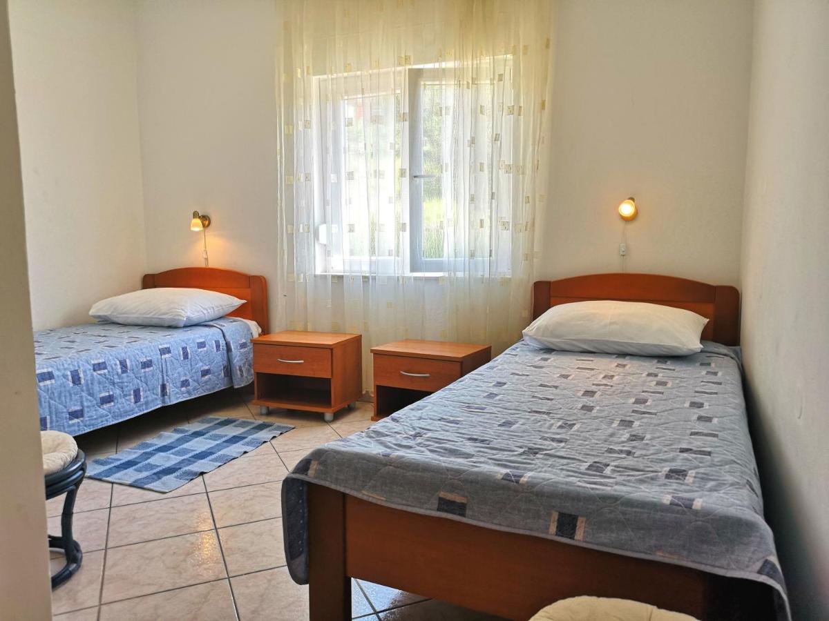Apartments With A Swimming Pool Banjol, Rab - 11382 Buitenkant foto
