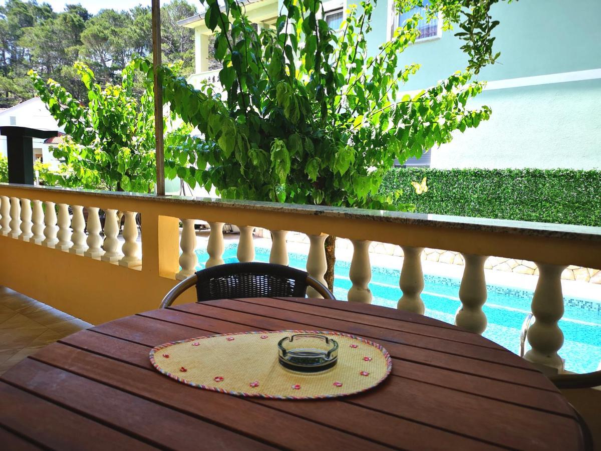 Apartments With A Swimming Pool Banjol, Rab - 11382 Buitenkant foto